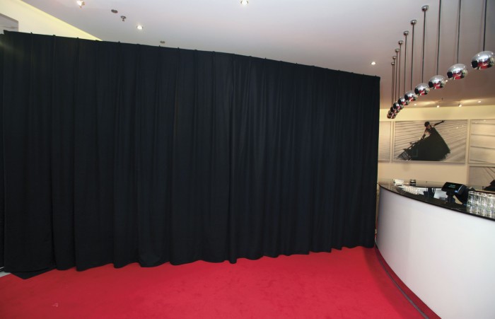 Pipe & Drape (per strekkende meter) - Afbeelding 2