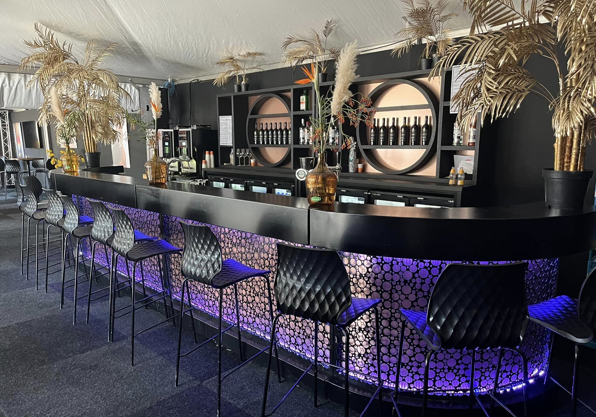 Nero bar 630 cm compleet incl. 2 achterkasten met opzet en koeling - Afbeelding 2
